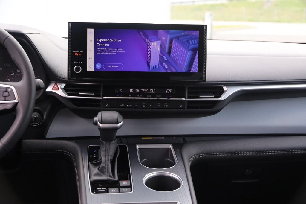 Toyota Sienna Vehicle Full-screen Gallery Image 26