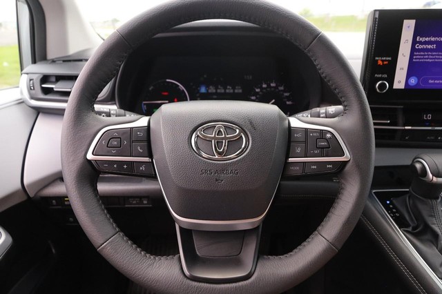 Toyota Sienna Vehicle Image 13