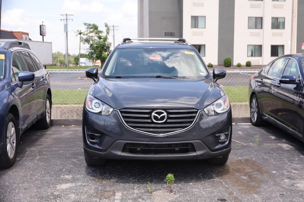 Mazda CX-5 Vehicle Full-screen Gallery Image 3