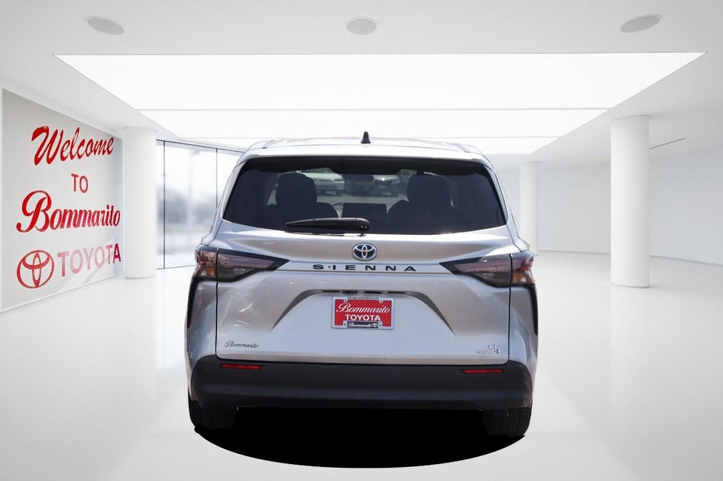 Toyota Sienna Vehicle Full-screen Gallery Image 6