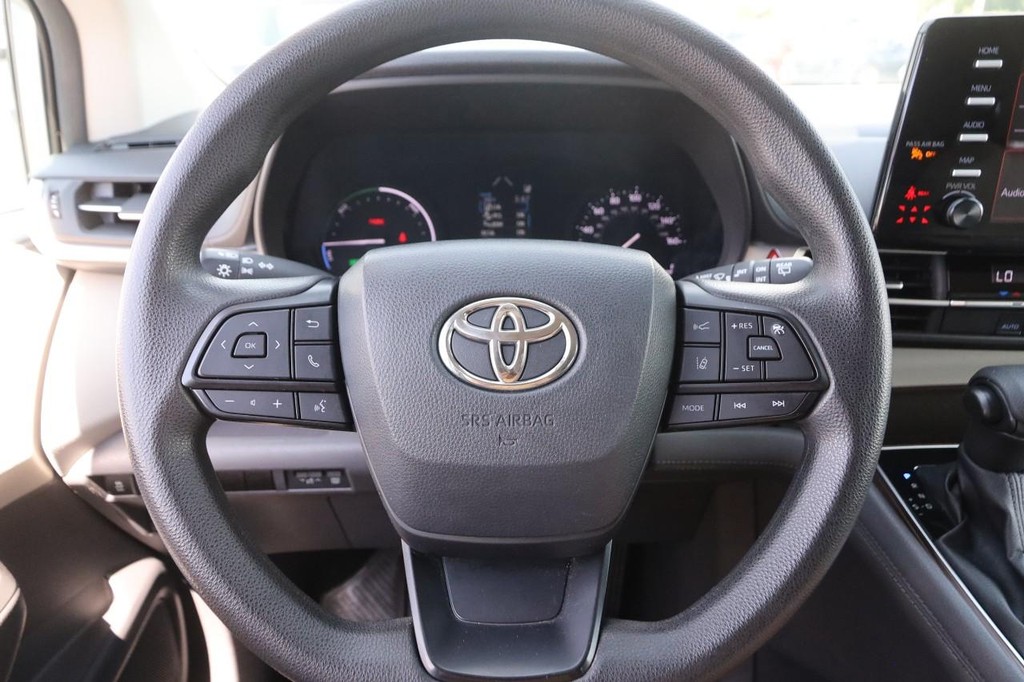 Toyota Sienna Vehicle Full-screen Gallery Image 11