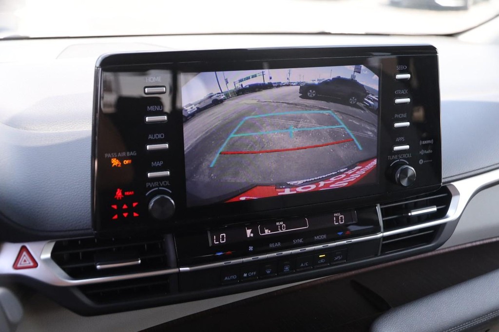 Toyota Sienna Vehicle Full-screen Gallery Image 17
