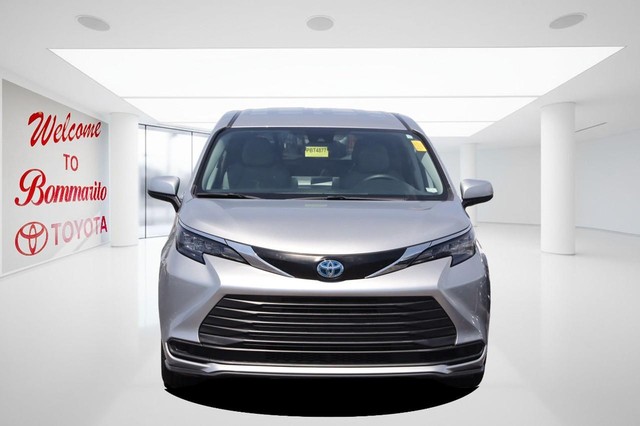 Toyota Sienna Vehicle Image 04