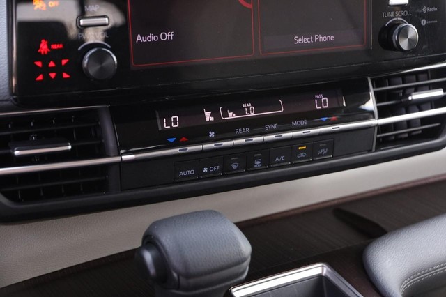 Toyota Sienna Vehicle Image 18
