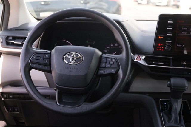 Toyota Sienna Vehicle Image 23