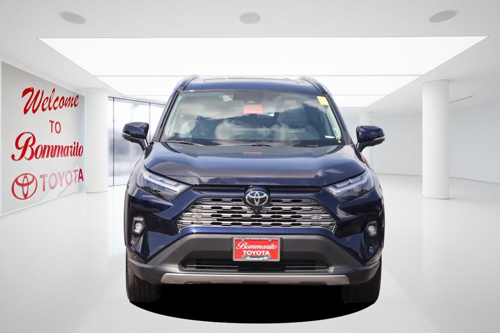 Toyota RAV4 Vehicle Full-screen Gallery Image 4