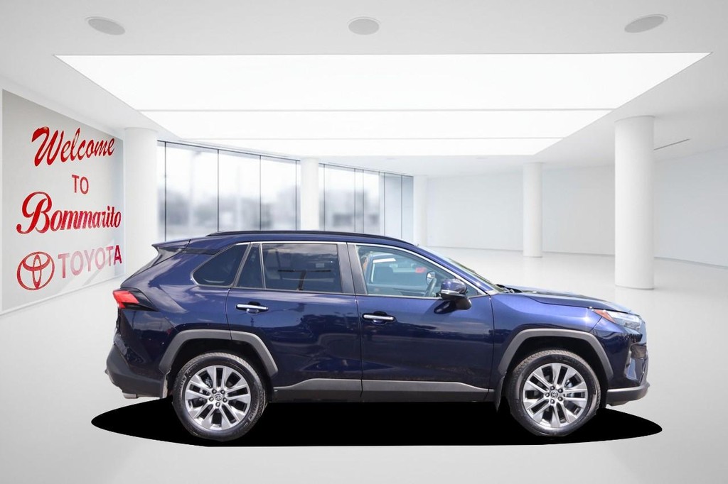 Toyota RAV4 Vehicle Full-screen Gallery Image 5