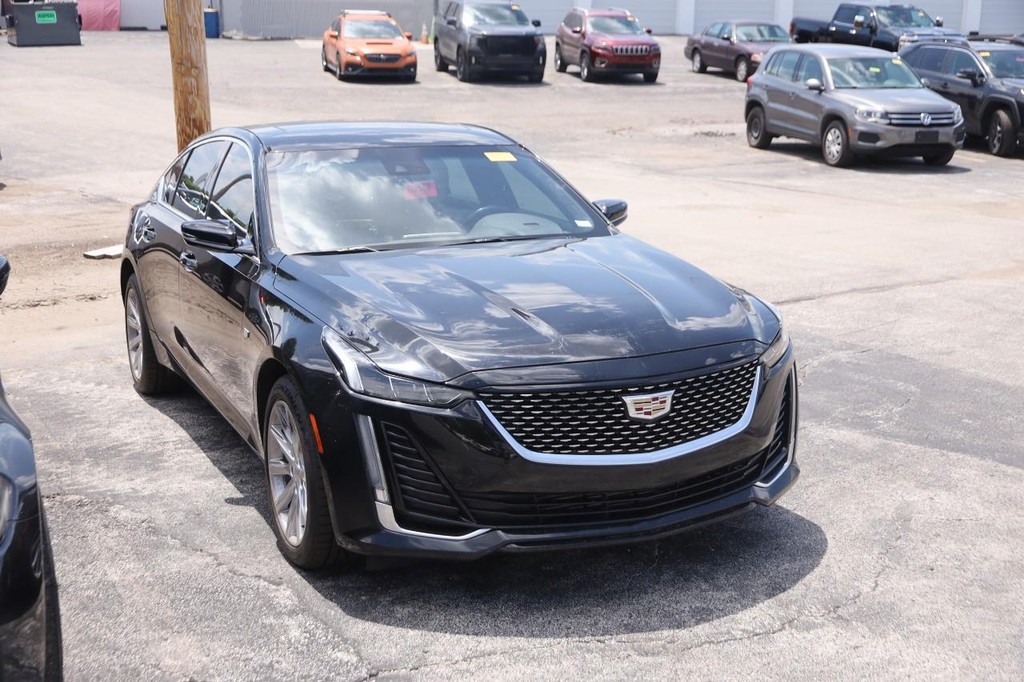 Cadillac CT5 Vehicle Full-screen Gallery Image 04
