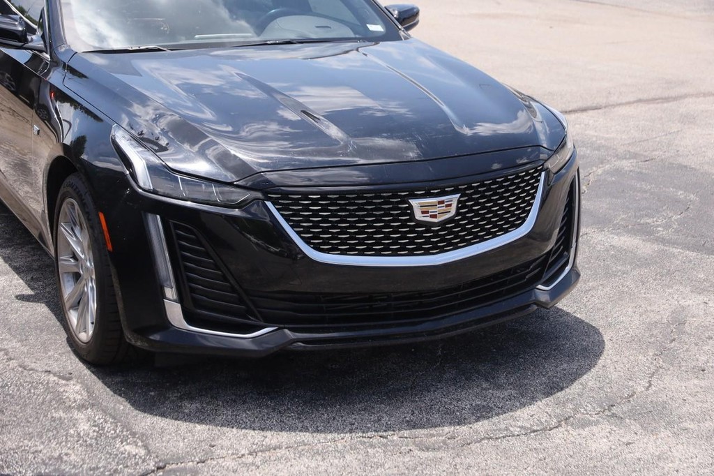 Cadillac CT5 Vehicle Full-screen Gallery Image 05