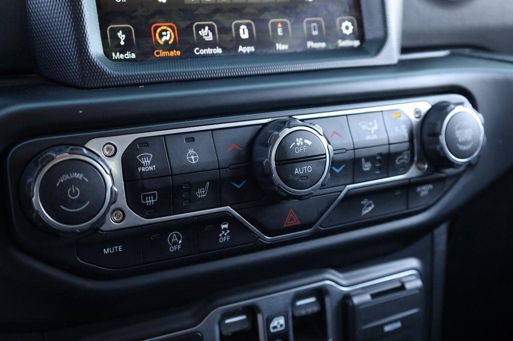 Jeep Wrangler Unlimited Vehicle Full-screen Gallery Image 13