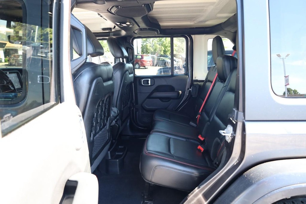 Jeep Wrangler Unlimited Vehicle Full-screen Gallery Image 19