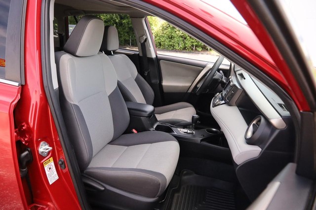 Toyota RAV4 Vehicle Image 25
