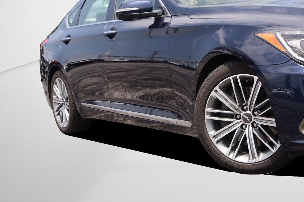Genesis G80 Vehicle Full-screen Gallery Image 3