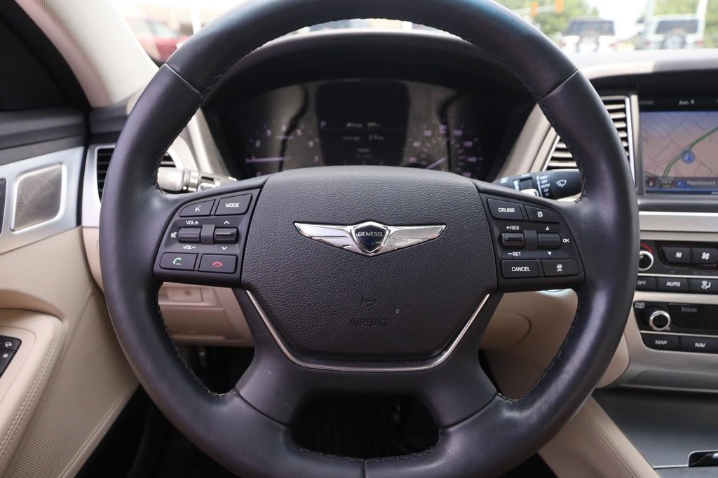 Genesis G80 Vehicle Full-screen Gallery Image 11