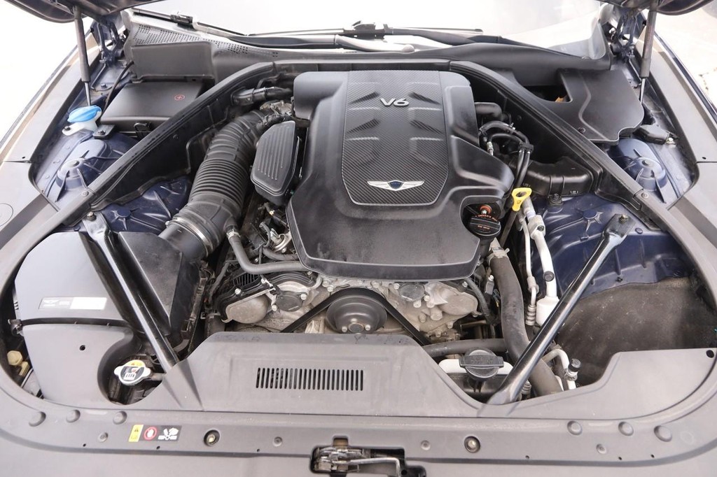 Genesis G80 Vehicle Full-screen Gallery Image 27