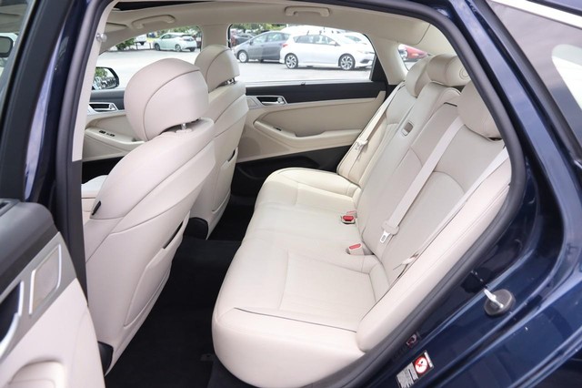 Genesis G80 Vehicle Image 10