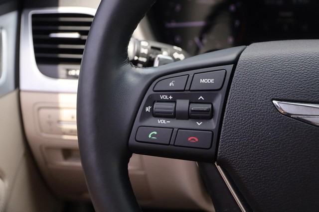 Genesis G80 Vehicle Image 12