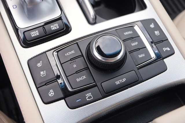 Genesis G80 Vehicle Image 19