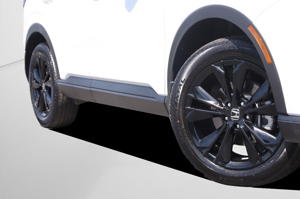 Honda CR-V Hybrid Vehicle Full-screen Gallery Image 3