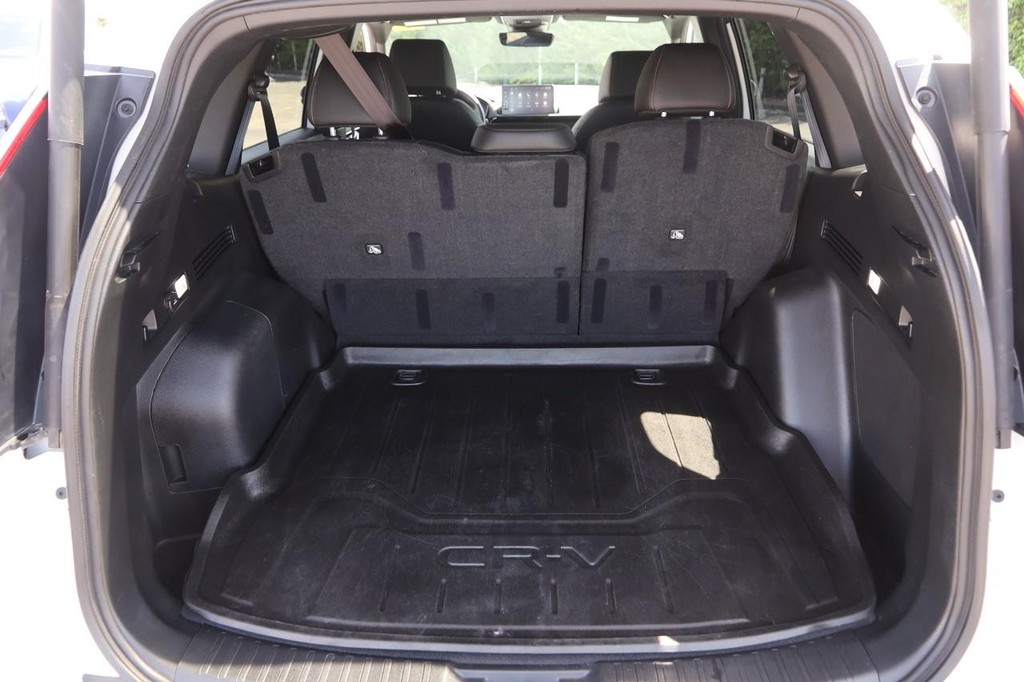 Honda CR-V Hybrid Vehicle Full-screen Gallery Image 7