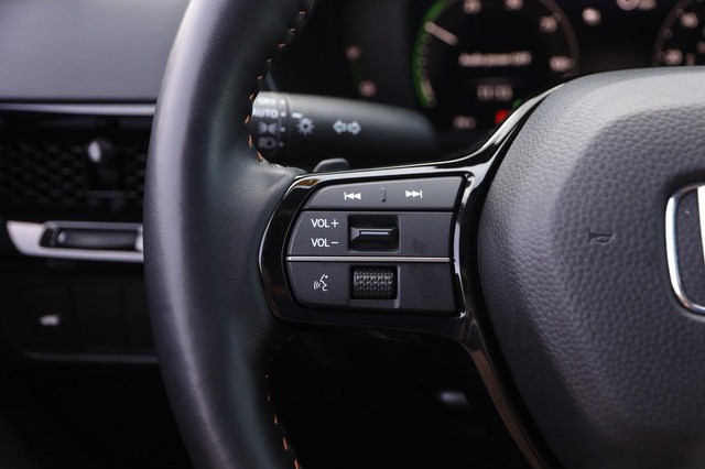 Honda CR-V Hybrid Vehicle Image 13