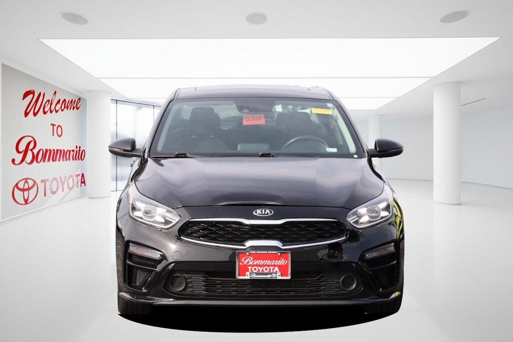 Kia Forte Vehicle Full-screen Gallery Image 4
