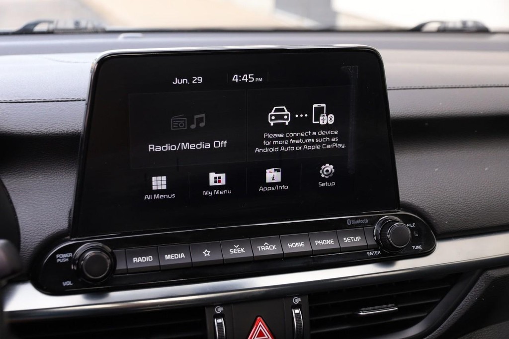 Kia Forte Vehicle Full-screen Gallery Image 16