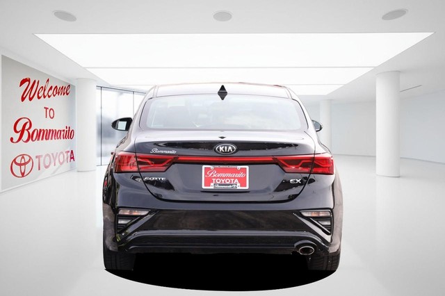 Kia Forte Vehicle Image 06