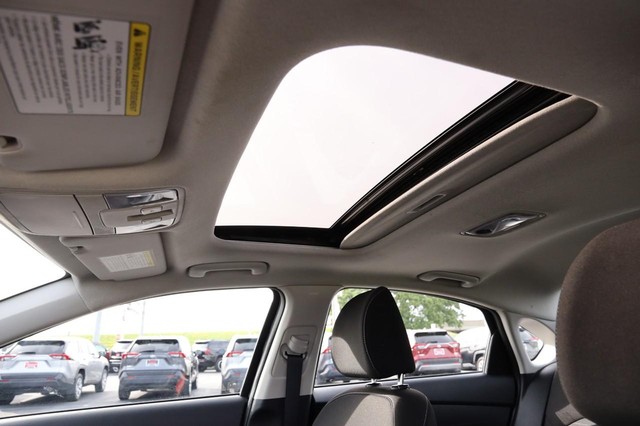 Kia Forte Vehicle Image 08