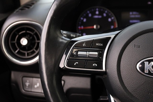 Kia Forte Vehicle Image 12