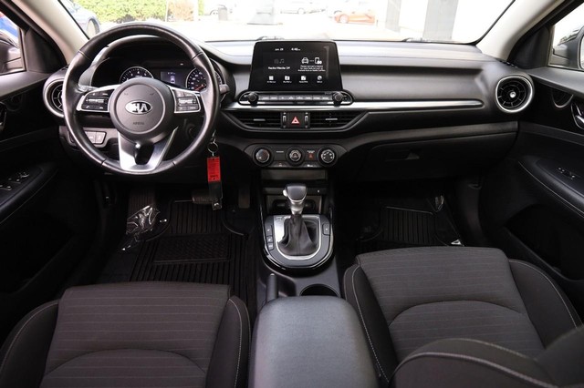 Kia Forte Vehicle Image 22