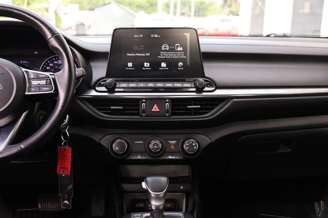 Kia Forte Vehicle Image 25