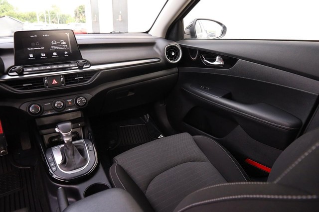 Kia Forte Vehicle Image 26