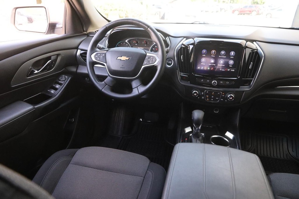 Chevrolet Traverse Vehicle Full-screen Gallery Image 24