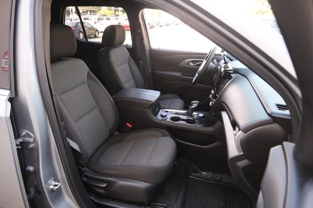 Chevrolet Traverse Vehicle Full-screen Gallery Image 28