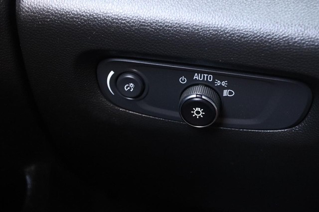 Chevrolet Traverse Vehicle Image 22