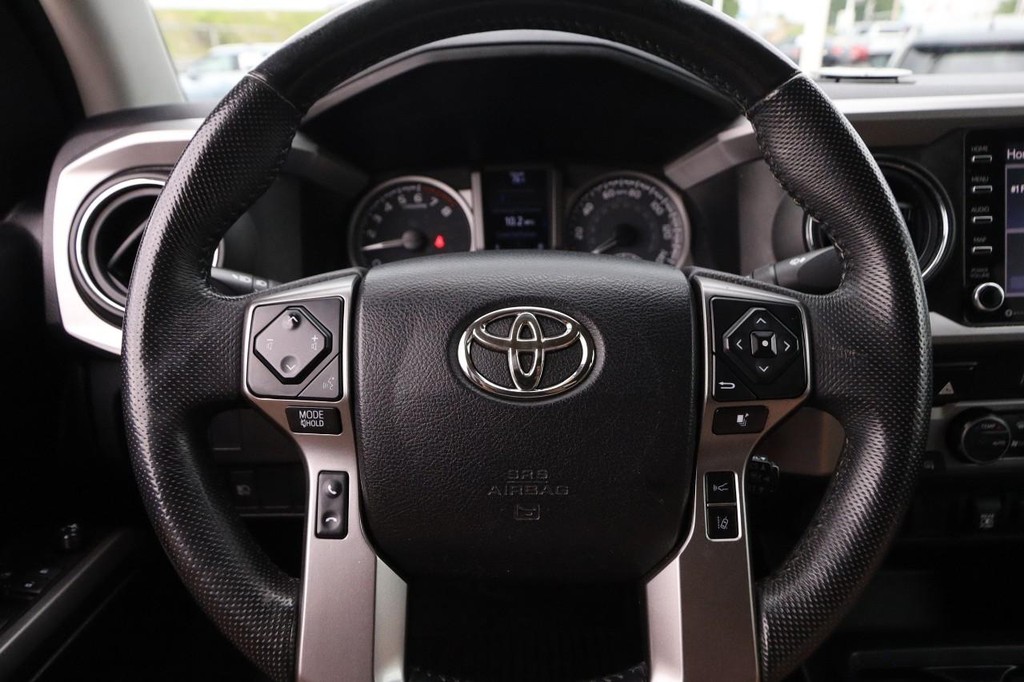 Toyota Tacoma 2WD Vehicle Full-screen Gallery Image 11