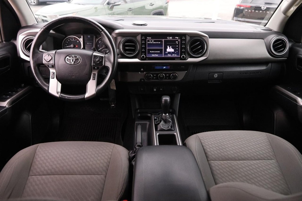 Toyota Tacoma 2WD Vehicle Full-screen Gallery Image 19
