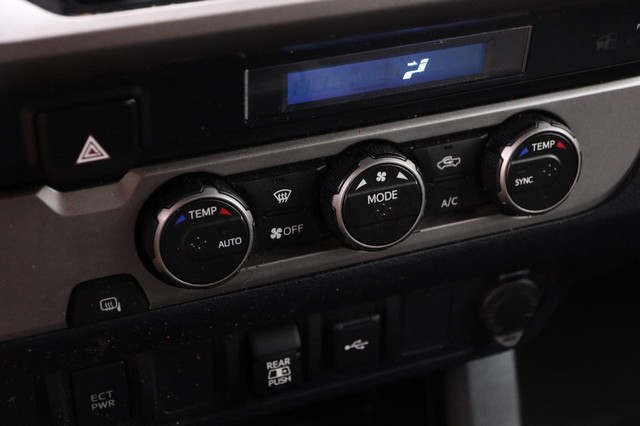 Toyota Tacoma 2WD Vehicle Image 17
