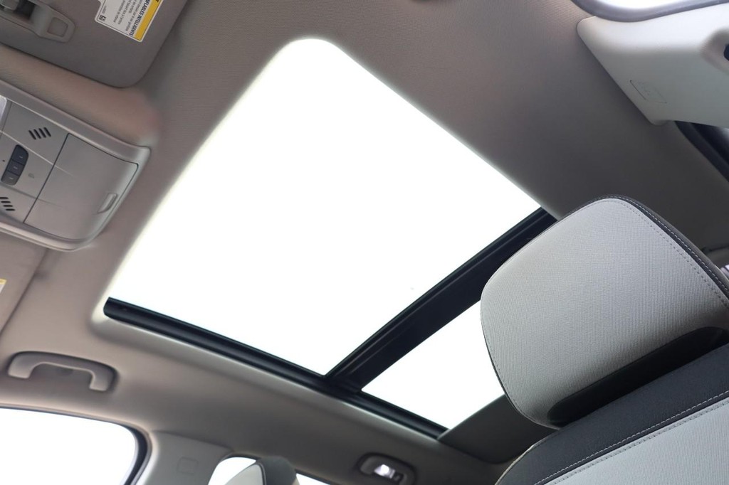 Chevrolet Equinox Vehicle Full-screen Gallery Image 9