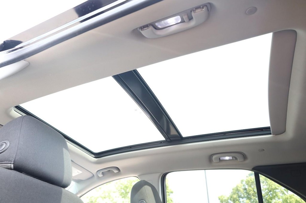 Chevrolet Equinox Vehicle Full-screen Gallery Image 10