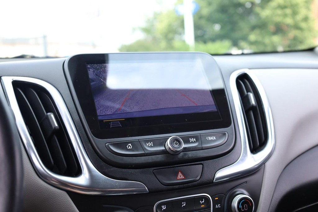 Chevrolet Equinox Vehicle Full-screen Gallery Image 14