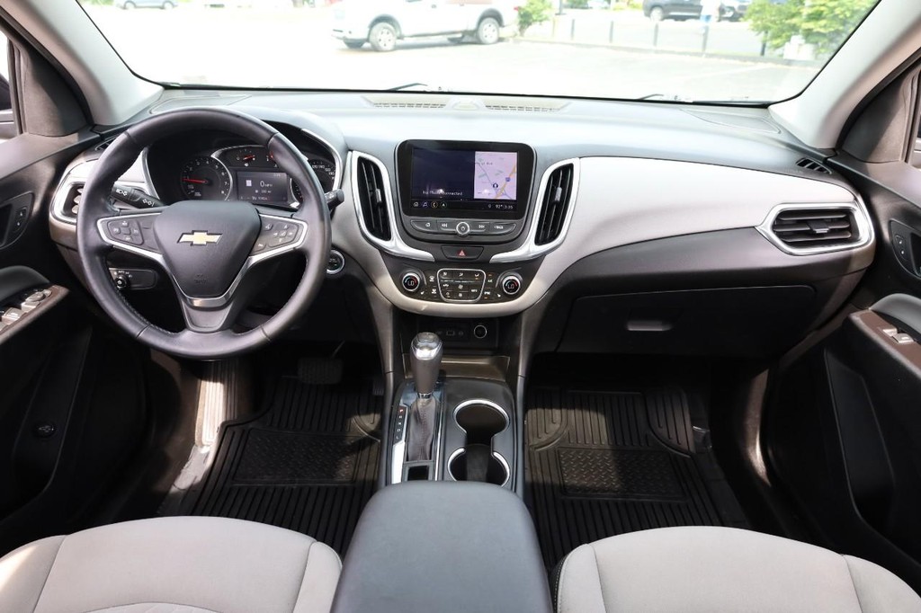 Chevrolet Equinox Vehicle Full-screen Gallery Image 24