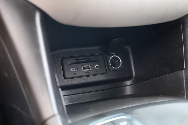 Chevrolet Equinox Vehicle Image 16