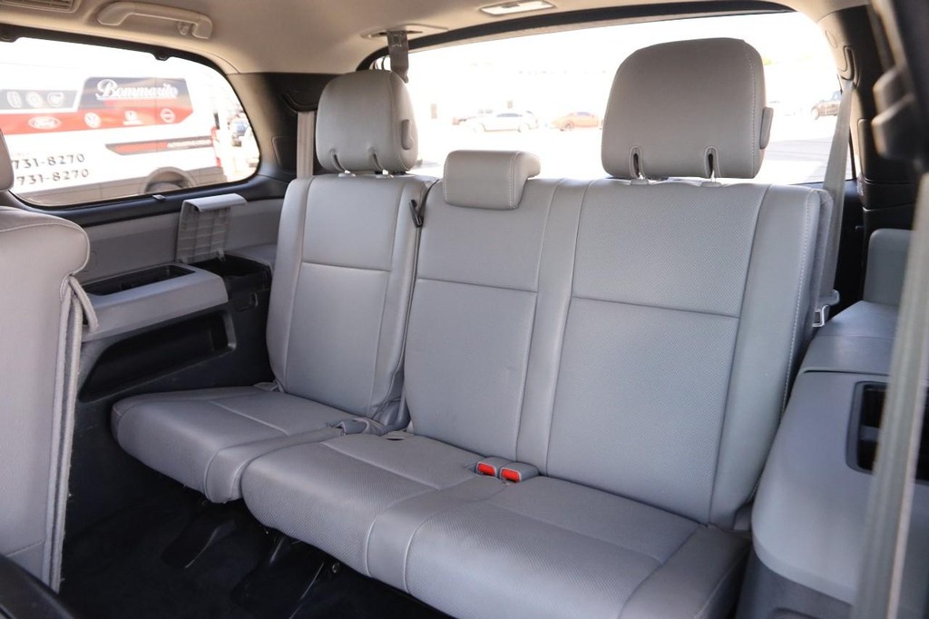 Toyota Sequoia Vehicle Full-screen Gallery Image 12