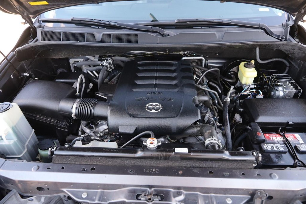Toyota Sequoia Vehicle Full-screen Gallery Image 33