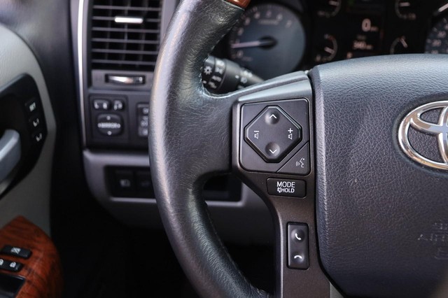 Toyota Sequoia Vehicle Image 14