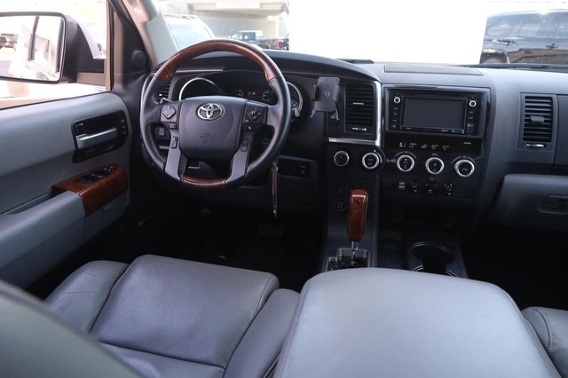 Toyota Sequoia Vehicle Image 26
