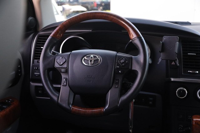 Toyota Sequoia Vehicle Image 27