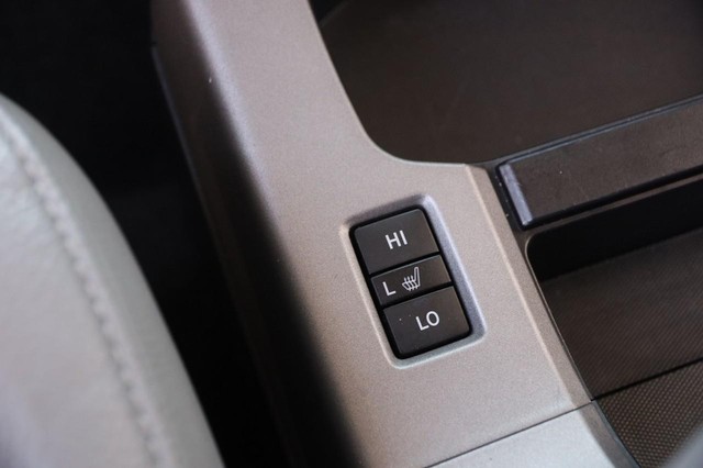 Toyota Sequoia Vehicle Image 31